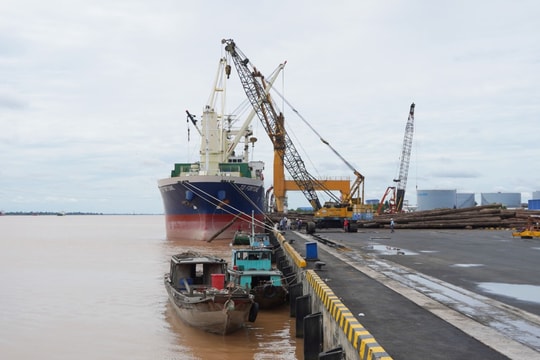 Cảng biển Cần Thơ đối mặt nhiều điểm nghẽn hạ tầng và logistics