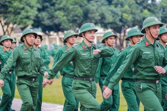 Sinh viên nợ môn có được tạm hoãn gọi nhập ngũ?