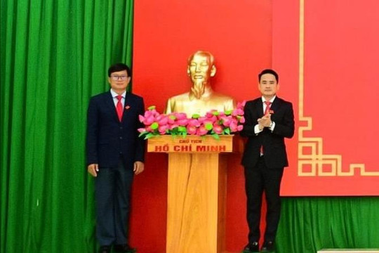 Xã Đức An tổ chức Lễ đặt tượng chân dung Chủ tịch Hồ Chí Minh