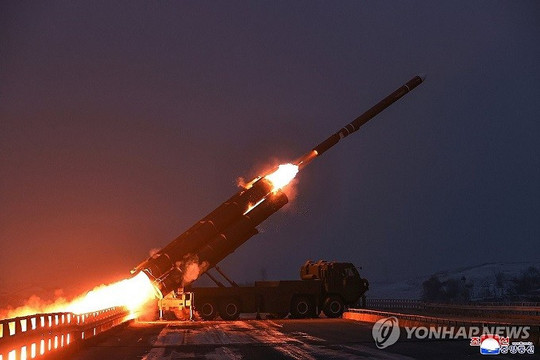 Triều Tiên thử tên lửa hành trình chiến lược tầm xa dưới sự giám sát của ông Kim Jong-un