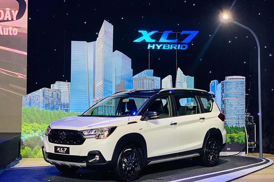 Giá xe Suzuki XL7 Hybrid tháng 12/2025: Ưu đãi 100% lệ phí trước bạ