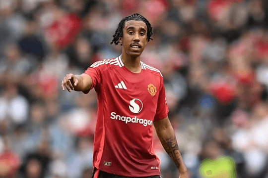 Leny Yoro tại Manchester United: Cột mốc 50 trận và bài toán kiên nhẫn của Ruben Amorim