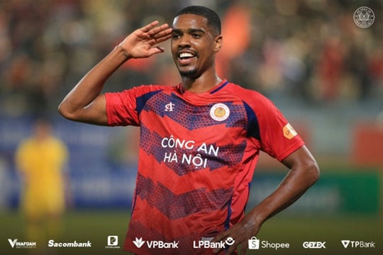 Alan Grafite vinh dự nhận giải Cầu thủ ngoại xuất sắc nhất năm 2025