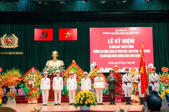 Trường Cao đẳng Cảnh sát nhân dân I đón nhận Huân chương Quân công hạng Nhì