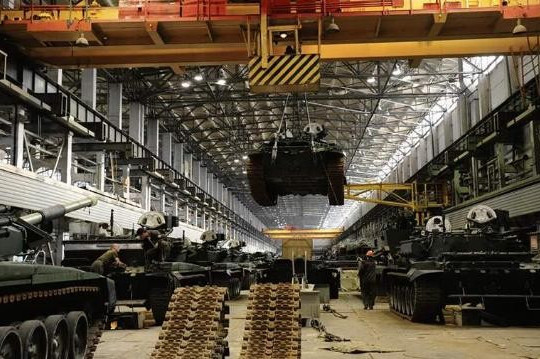 Nga tăng gấp đôi sản lượng xe bọc thép và gấp 22 lần vũ khí đạn dược