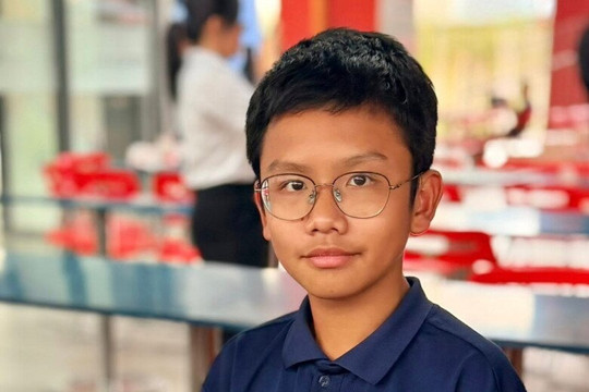 Nguyễn Văn Chung mừng sinh nhật con trai: Quý tử 13 tuổi giống bố như đúc
