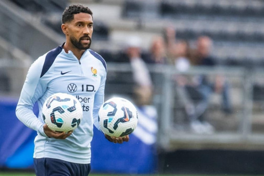 Kylian Mbappe bổ nhiệm Gaël Clichy làm HLV trưởng SM Caen giữa cuộc khủng hoảng