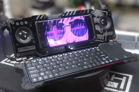 Biến smartphone thành Cyberdeck: Sự kết hợp giữa phong cách Retro và công nghệ hiện đại