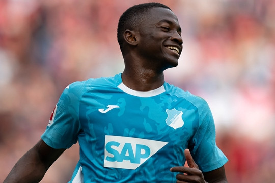 Manchester United nhắm máy chạy Bazoumana Toure: Mảnh ghép cho Ruben Amorim