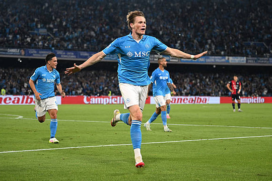Manchester United chi 60 triệu bảng nhằm đưa Scott McTominay trở lại Old Trafford