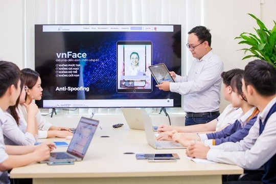 Thay đổi chức danh công việc có phải xin cấp lại giấy phép lao động?