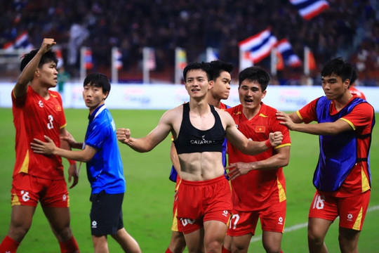 AFC mở cánh cửa hẹp cho HLV Kim Sang Sik và tiền đạo Thanh Nhàn tại giải U23 châu Á