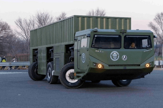 Trung Quốc ra mắt nguyên mẫu xe điện hạng nặng có thể làm bệ phóng tên lửa ICBM