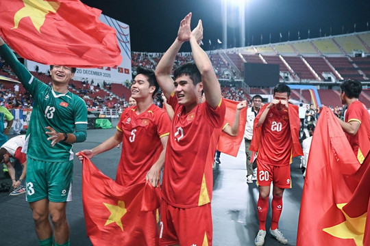 Nguyễn Đình Bắc và U22 Việt Nam thâu tóm giải thưởng VĐV tiêu biểu năm 2025