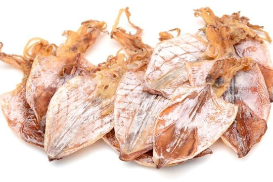 Cách chọn mực khô ngon: Những dấu hiệu người tiêu dùng cần biết