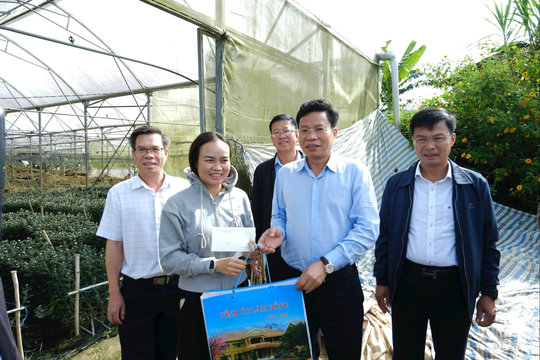 Gian khó qua đi, tình người ở lại