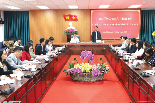 “Đi trước mở đường” để nghị quyết vào cuộc sống