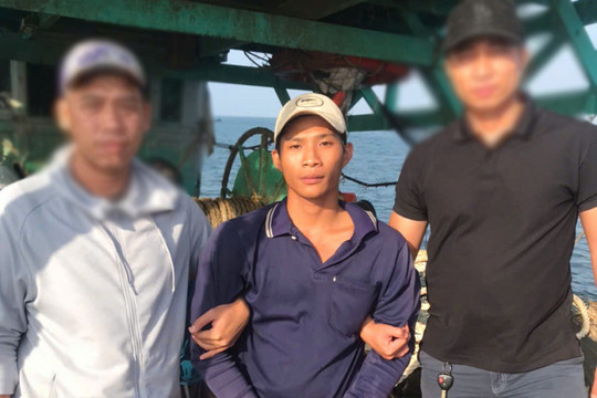 Cảnh sát hình sự An Giang bắt giữ đối tượng truy nã đặc biệt nguy hiểm trên ghe biển