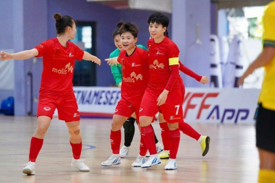 Tuyết Dung lập công ngay sau khi chuyển sang futsal: Đẳng cấp của huyền thoại bóng đá nữ