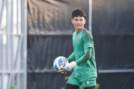 U23 Việt Nam triệu tập Phạm Đình Hải: Bước ngoặt từ 'cánh cửa hẹp' của thủ môn xuất sắc nhất U19