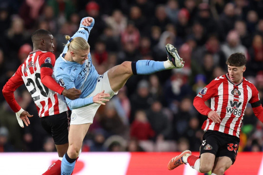 Premier League: Các 'ông lớn' đua nhau gây thất vọng ngày đầu năm mới