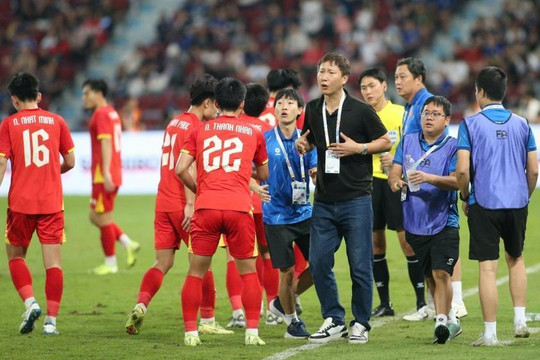 HLV Kim Sang-sik và màn đấu trí đỉnh cao với huyền thoại Luigi Di Biagio tại U23 châu Á
