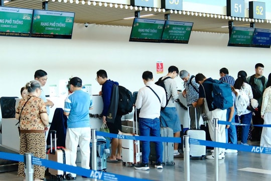 Sân bay Tân Sơn Nhất đón gần 120.000 khách ngày 2.1: Khách quốc tế xuất cảnh tăng vọt