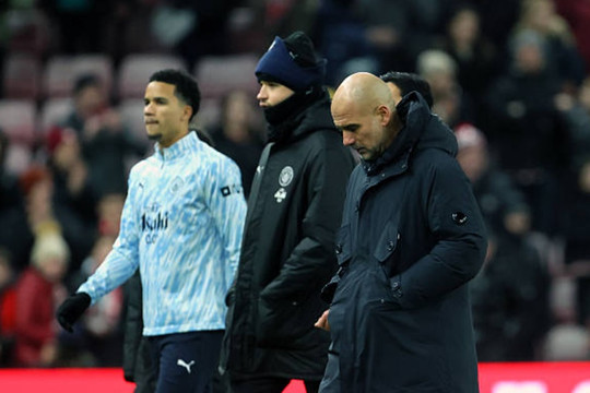 Man City đứt chuỗi thắng tại Stadium of Light: Robin Roefs rực sáng giúp Sunderland cầm chân nhà vô địch