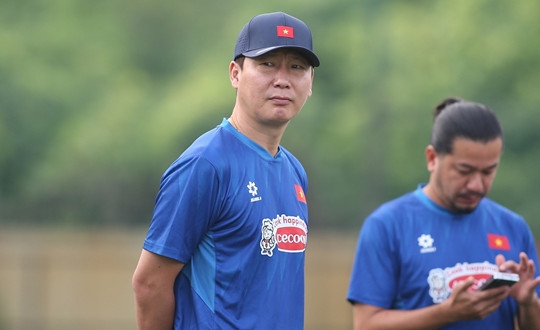 HLV Kim Sang-sik lo ngại cú sốc nhiệt của U23 Việt Nam tại Ả Rập Xê Út