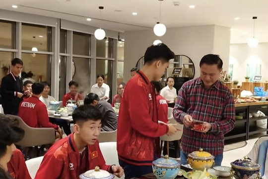 U23 Việt Nam nhận lì xì lấy may, sẵn sàng chinh phục VCK U23 châu Á 2026