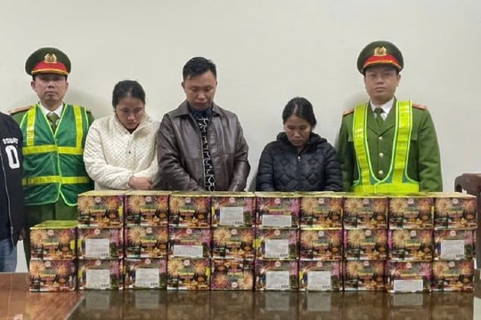Nghệ An: Khởi tố 3 đối tượng tàng trữ gần 32kg pháo nổ trong phòng ngủ