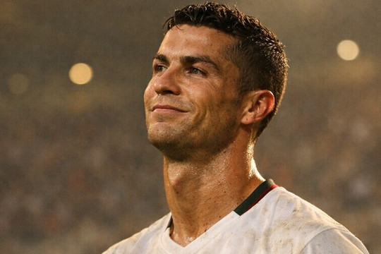 Cristiano Ronaldo: Hành trình vĩ đại của biểu tượng bóng đá ở tuổi 40
