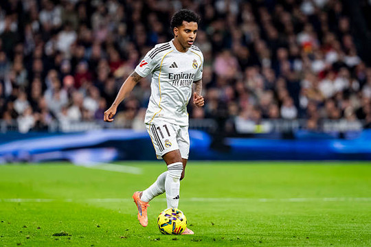 Arsenal tranh Rodrygo với Man City; MU nhắm Carlos Baleba cho triều đại Ruben Amorim