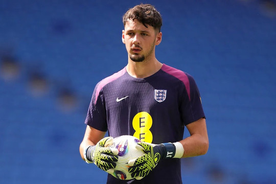 James Trafford: Từ hy vọng số một của tuyển Anh đến kiếp dự bị tại Man City