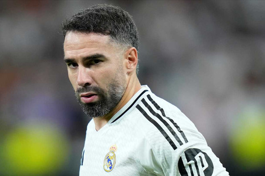 Real Madrid chốt Michael Kayode thay Carvajal: Vũ khí ném biên 40m tại Ngoại hạng Anh