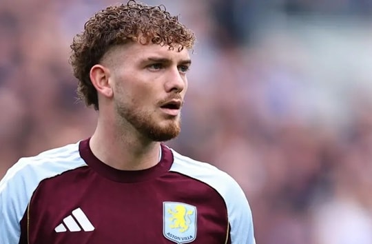Harvey Elliott mắc kẹt tại Aston Villa: Tương lai bất định vì điều khoản 35 triệu bảng