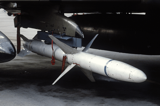 UAV Ukraine thay thế tên lửa AGM-88 HARM và bước tiến mới của xe bọc thép Đức