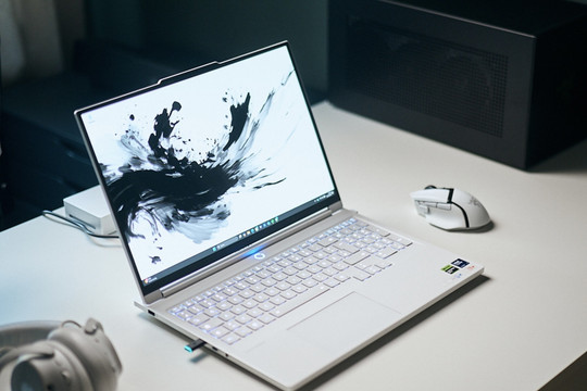 Lenovo Legion 7i giảm giá 570 USD: Laptop gaming RTX 5060 và màn hình OLED 2.5K