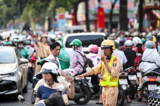 Hà Nội tạm cấm phương tiện lưu thông từ 07h00 đến 12h30 hôm nay trên nhiều tuyến đường