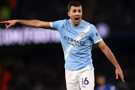 Rodri rực sáng trong ngày trở lại nhưng Man City vẫn bị Arsenal bỏ xa 6 điểm