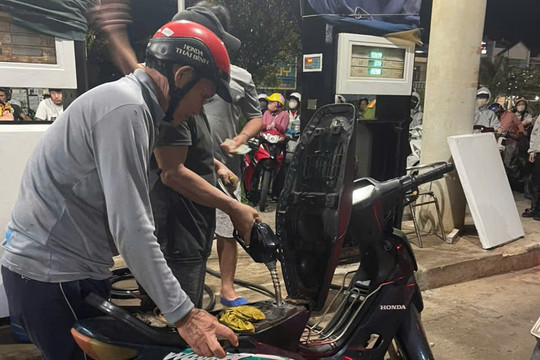 Tạm ứng từ kho dự trữ, Phú Quý khơi thông nguồn xăng dầu