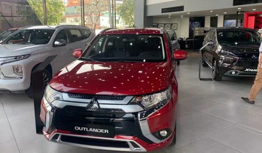 Chính thức giảm 6 triệu đồng lệ phí khi đăng ký xe ô tô ở Hà Nội và TPHCM