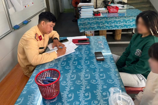 Xử phạt đối với người điều khiển phương tiện thực hiện hành vi buông cả hai tay khi đang điều khiển xe mô tô tham gia giao thông