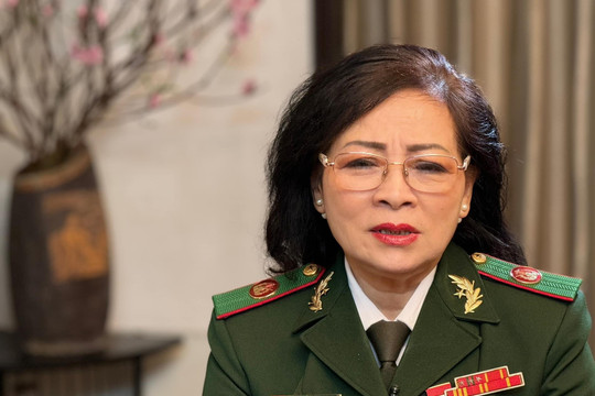 NSND Hà Vy: Nữ Đại tá hát nhạc Tây Du Ký và có con gái là BTV nổi danh VTV