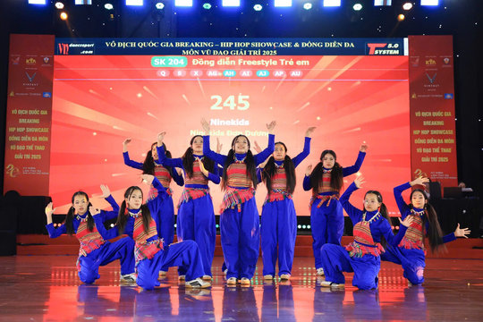 Nhóm nhảy Ninekids giành “quả ngọt”
