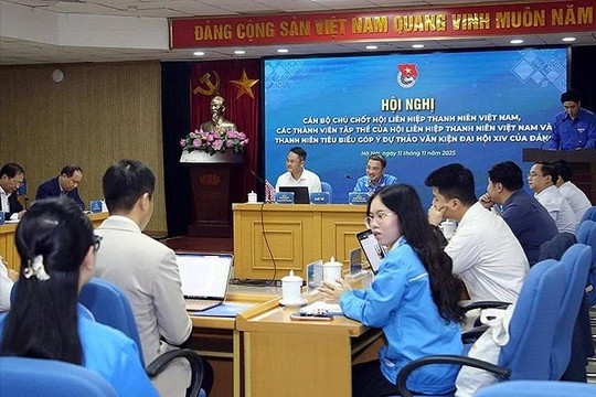 Thanh niên, cán bộ Hội Liên hiệp Thanh niên Việt Nam góp ý vào dự thảo Văn kiện Đại hội XIV của Đảng