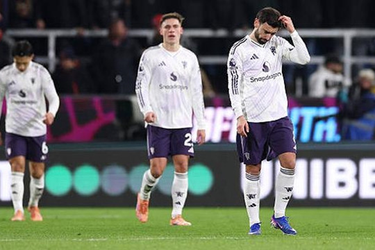 Manchester United bị Burnley cầm hòa 2-2: Sự vô duyên kỳ lạ sau 30 cú dứt điểm