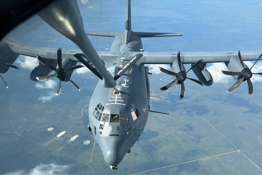Mỹ triển khai phi đội AC-130J Ghostrider và trực thăng đặc nhiệm đến các căn cứ tại Anh