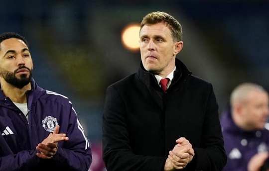 Manchester United chia điểm Burnley: Darren Fletcher hồi sinh bản sắc nhưng hàng thủ vẫn là tử huyệt