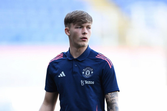 Hậu sa thải Ruben Amorim: Manchester United chốt ngay thương vụ rời Old Trafford đầu tiên